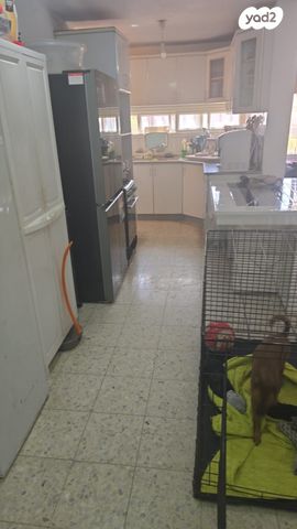 שדרות יגאל אלון 221