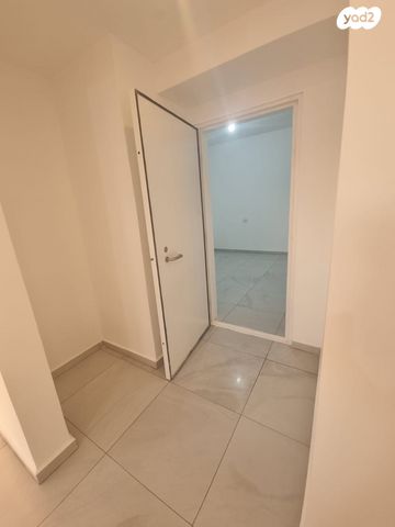 דירה, שדרות הרב משה שמואל שפירא 4, פארק המושבה, באר יעקב