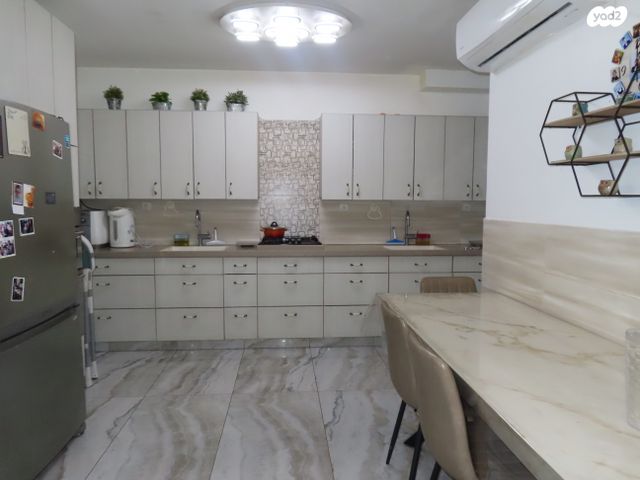 גג/ פנטהאוז, קצות החושן 13, קרית ספר, מודיעין עילית