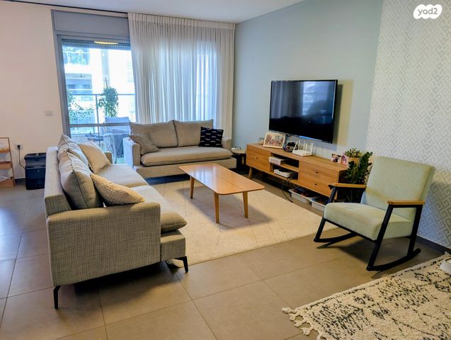 דירה, שלמה וחיה אנגל 35, כפר סבא הירוקה, כפר סבא