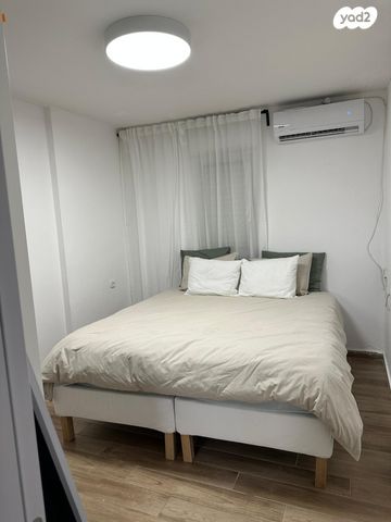 דירה, הכינור 24, כלי שיר, מעלה אדומים