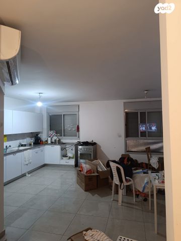 דירה, שבעת המינים 12, אחיסמך, אחיסמך