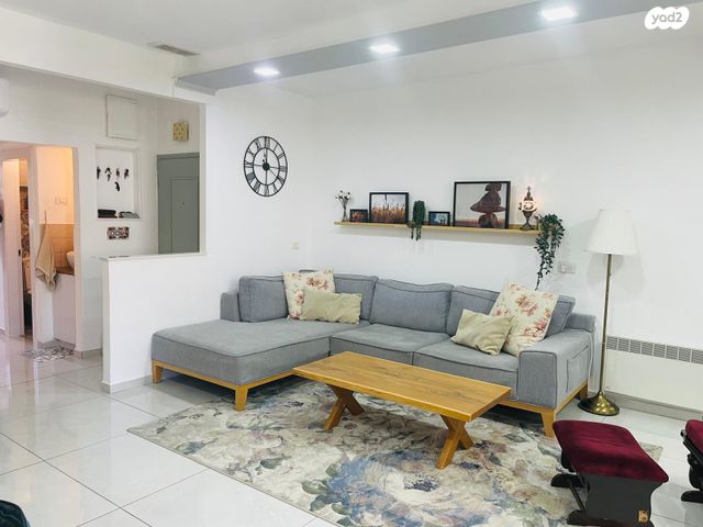 דירה, הרצל 5, עמידר, טירת כרמל