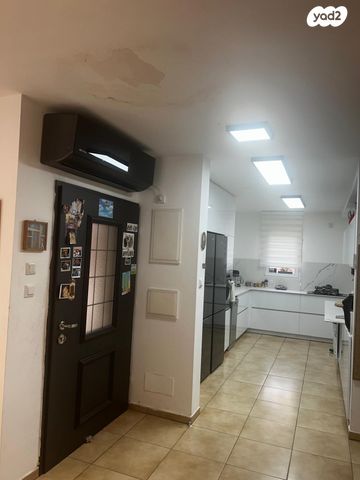 בית פרטי/ קוטג', רבי יהודה 9, גבעת אביב, גדרה