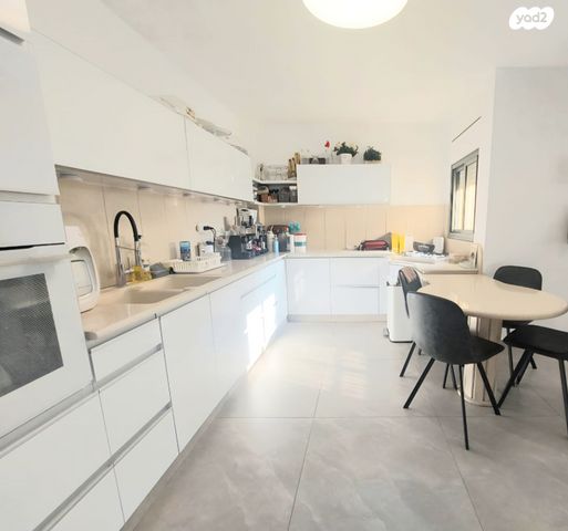 דירה, ארלוזורוב 19, רובע ה', אשדוד