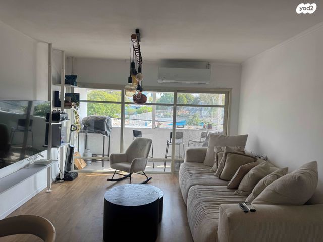 דירה, האלון 26, שאר העיר, קדימה צורן