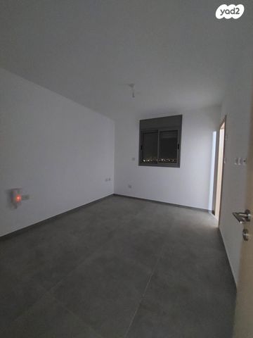 דירה, שדרות עמק האלה 67, שקמים ואגמים, אשקלון