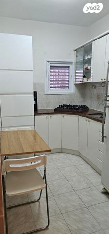 דירה, המלכים 12, ד' / מערב מרכז העיר, רחובות