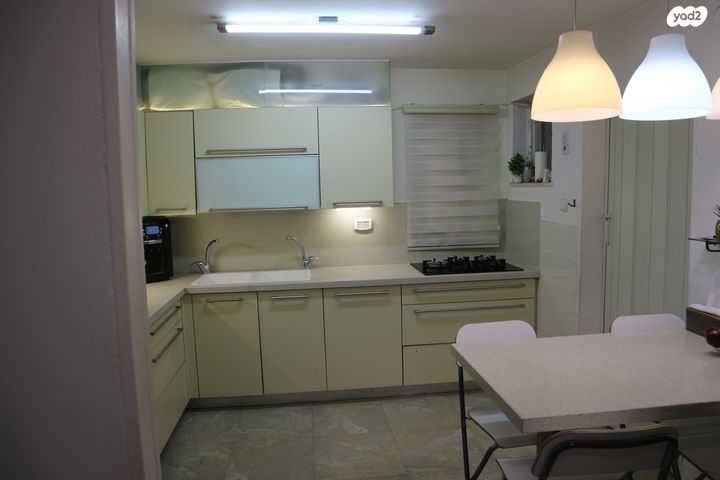 דירה, שירת הים 8, רמות, ירושלים