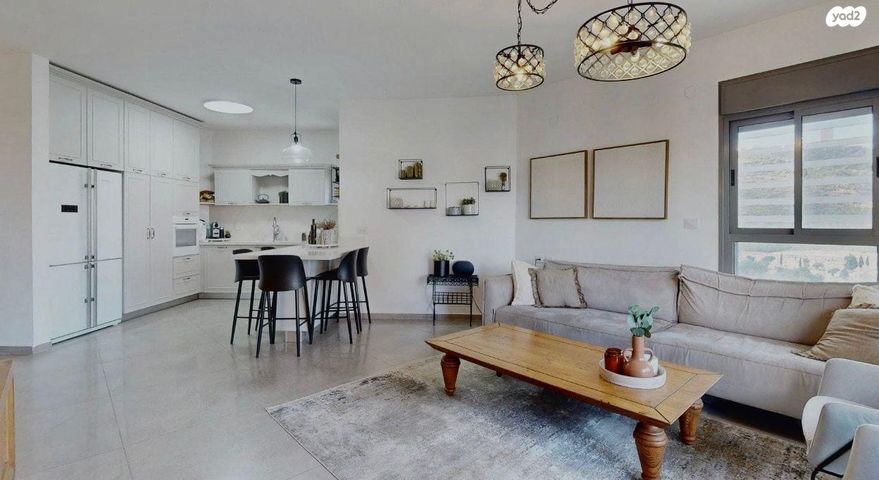 דירה, דוכיפת 9, רמות יצחק, נשר