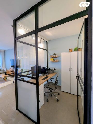 דירה, שלמה וחיה אנגל 35, כפר סבא הירוקה, כפר סבא