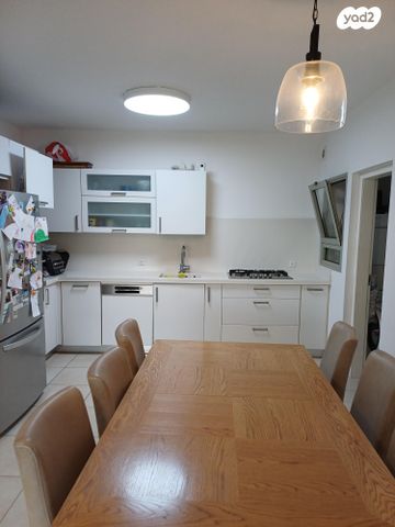 דירה, גולן 60, גבעת טל, אלפי מנשה