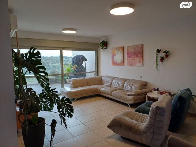 דירה, גולן 60, גבעת טל, אלפי מנשה