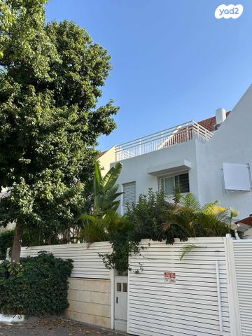 דו משפחתי, שנת היובל 100, גיל עמל, הוד השרון