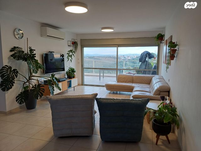 דירה, גולן 60, גבעת טל, אלפי מנשה