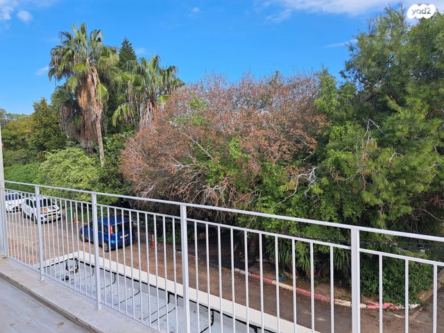 דו משפחתי, קוממיות 3, מרכז פרדס חנה, פרדס חנה כרכור