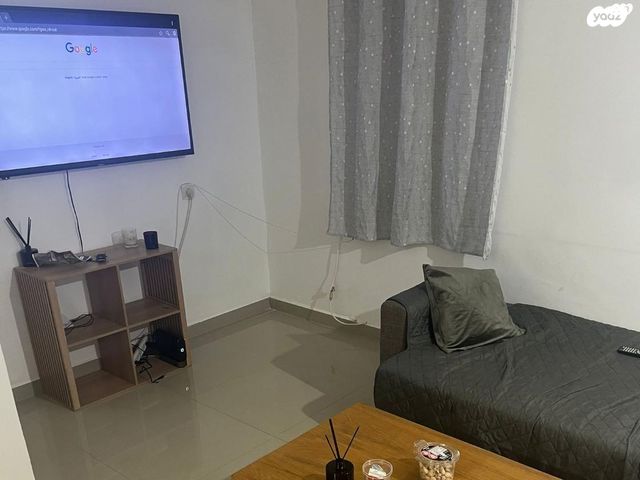 פרחי ארצנו 82