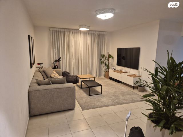 נתן אלתרמן 19