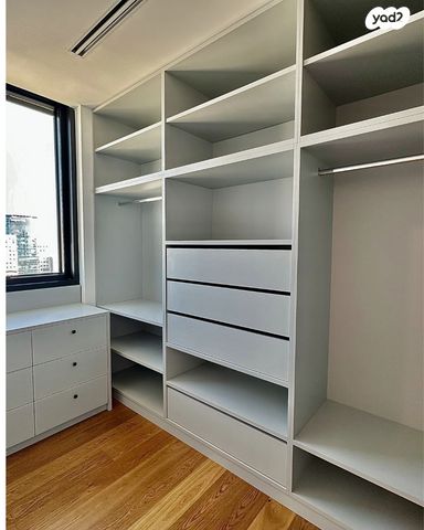 דירה, ליאונרדו דה וינצ'י 12, גני שרונה, קרית הממשלה, תל אביב יפו