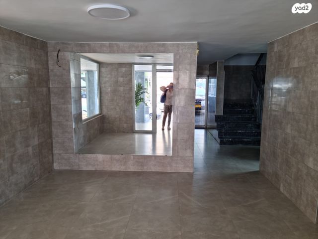 דירה, אשר לוין 8, רמב"ם, ראשון לציון