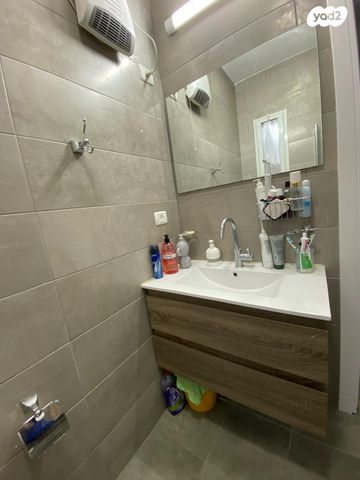 דירת גן, החצוצרה 2, כלי שיר, מעלה אדומים