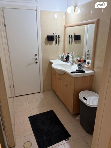 דירה, הירדן 31, נווה רם, שיכון מזרחי, רמת גן