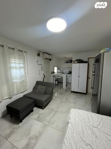 יחידת דיור, גדליהו בובליק 8, נאות גנים, נתניה