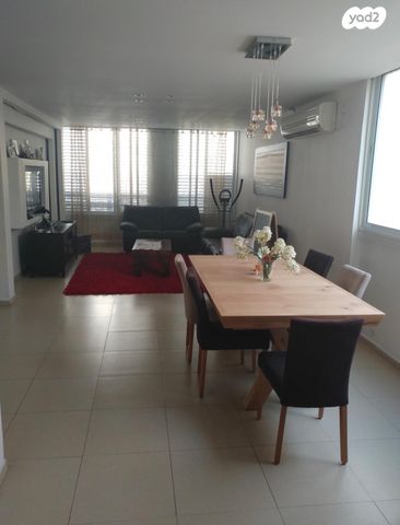 דירה, א.ד. גורדון 53, הרצליה הצעירה, הרצליה