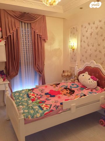 דירה, קדושי קהיר 19, נאות רחל, חולון