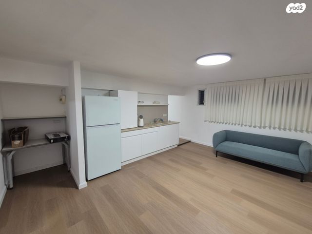 יחידת דיור, שפרינצק 15, שיכון חדש, אזור