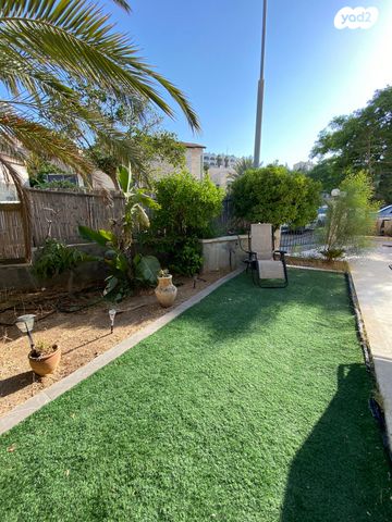 דירת גן, החצוצרה 2, כלי שיר, מעלה אדומים