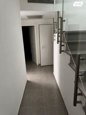 בית פרטי/ קוטג', חיים סירני 26, נווה רמז, חולון