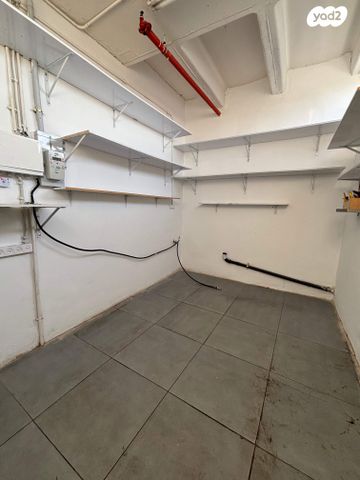 מחסן, גזית 9, פארק עסקים ירקון / אזור תעשיה סגולה, פתח תקווה