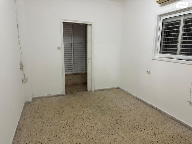 דירה, הקונגרס 27, רסקו א', חולון