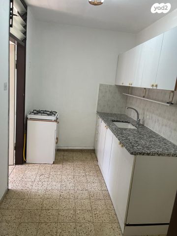 דירה, דרור 8, אפק, קרית ביאליק