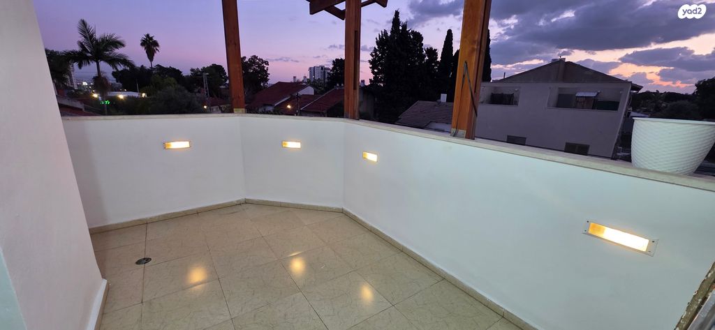 דירה, ארלוזורוב 12, מורשה, רמת השרון