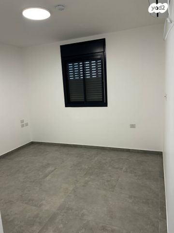 דירה, הרב צבי יהודה קוק 27, אגמים מזרח, אשקלון