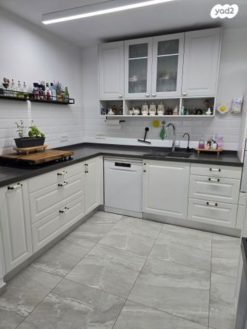 דירה, אחד העם 12, רובע ה', אשדוד