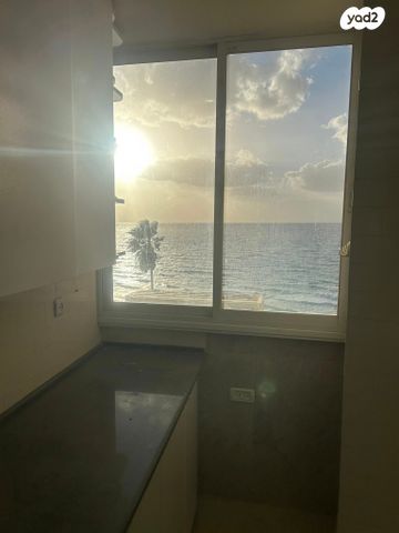 דירה, שדרות ניצה 3, צפון מערב מרכז העיר, נתניה