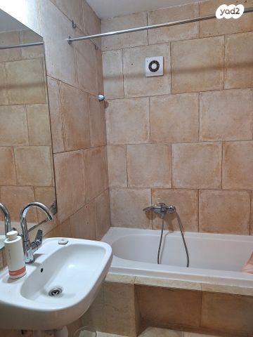 מרתף/ פרטר, כיבוש העבודה 4, הרצליה הירוקה, נווה עובד, הרצליה