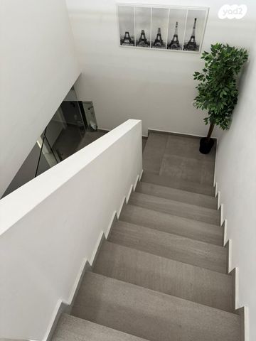 בית פרטי/ קוטג', חיים סירני 26, נווה רמז, חולון