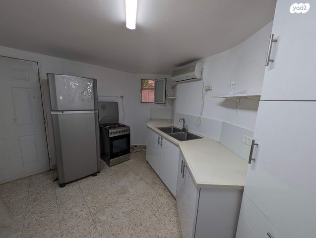 מרתף/ פרטר, השחף 54, שכונה 11, תל מונד