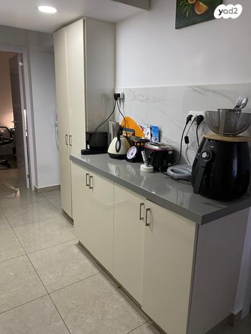 דירת גן, החצוצרה 2, כלי שיר, מעלה אדומים