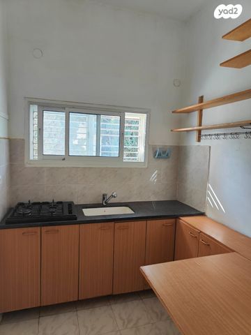 דירה, פבזנר 4, הדר מרכז, חיפה