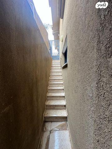 מרתף/ פרטר, אהוד בן גרא 2, שיכוני המזרח, ראשון לציון