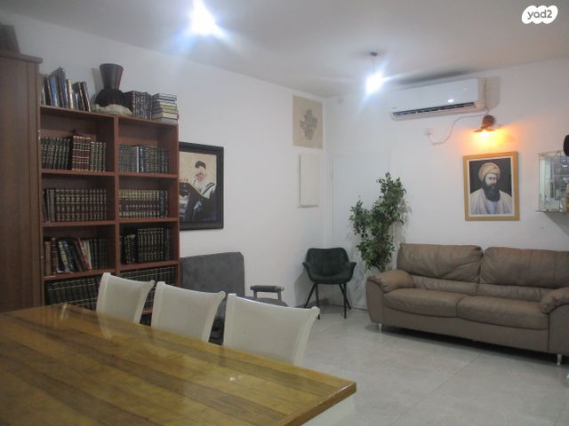 דירה, ירושלים 61, הפועל המזרחי ב', שיכון ב', בני ברק