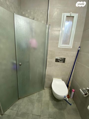 דירת גן, החצוצרה 2, כלי שיר, מעלה אדומים