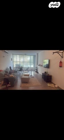 שדרות גלוסקין 22