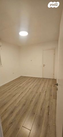 דירה, הירדן 31, נווה רם, שיכון מזרחי, רמת גן