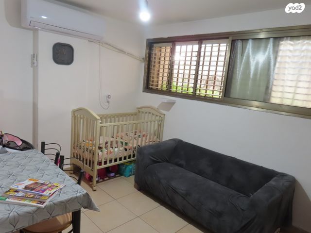 יחידת דיור, הרב צירלסון 28, הפועל המזרחי ה', שיכון ה', בני ברק